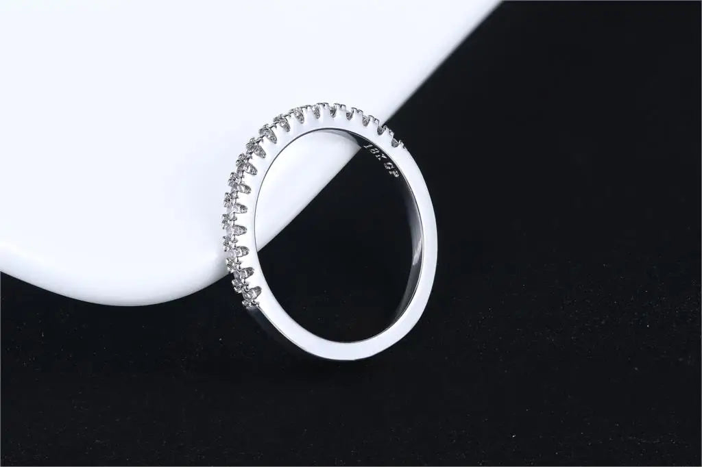 Delicate Micro Pave Zircon Rings For Women Trendy Chic Crystal Daily Dating Women's Stackable Tiny Ring Fashion Jewelry R133