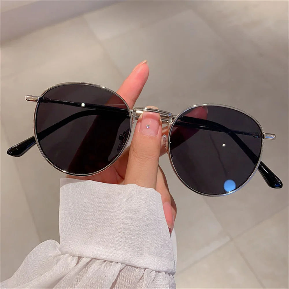 KLASSNUM Women's Sunglasses Small Round Frame Sun Glasses Retro Shades UV400 Protection Color Lens Men Black Green Eyepeice 2025