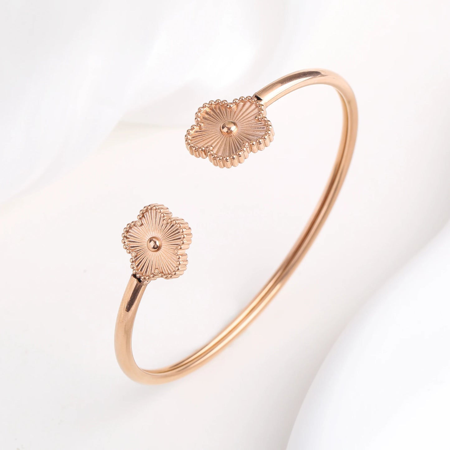 15 Colors High Quality Stainless Steel Gold-Plated Five Leaf Flower Open Bangle Simple Women's Fine Daiy Party Jewelry Clover