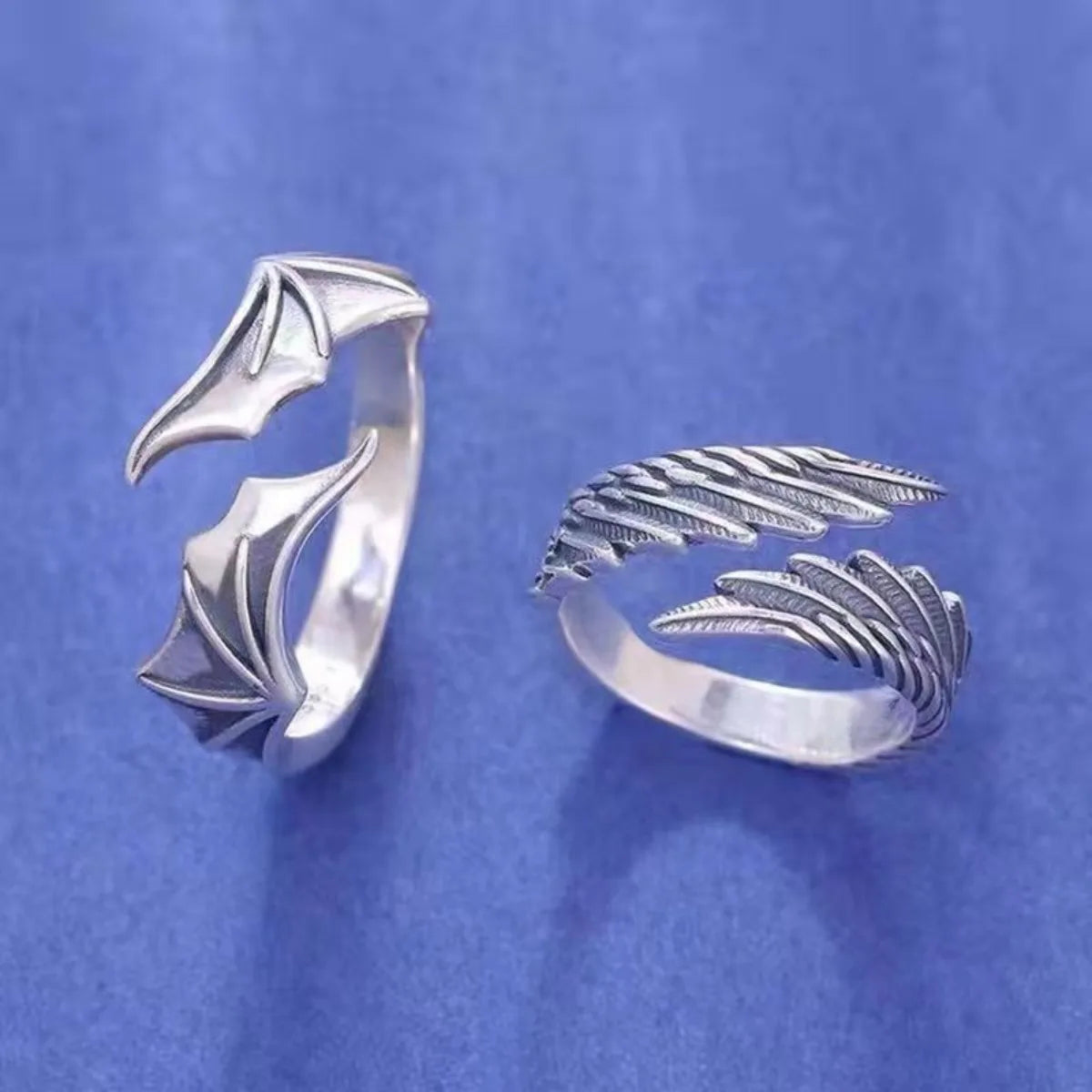 Vintage Angel Wing Demon Eye Hip Hop Adjustable Couple Ring for Men Women Retro Silvery Alloy Material Cool Fashion Jewelry New