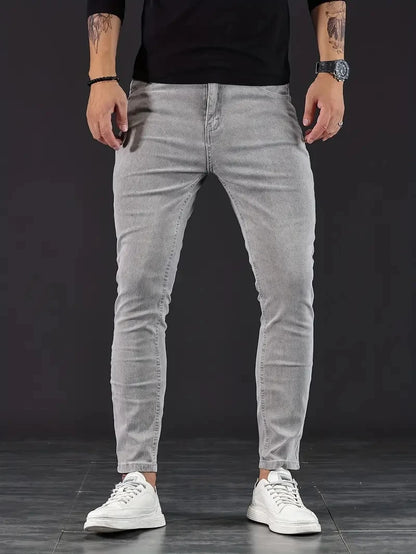 2024 New Men Stretch Skinny Jeans Male Designer Elastic Scratch Denim Pencil Pants Jeans Streetwear Sky Blue Fashion Jeans