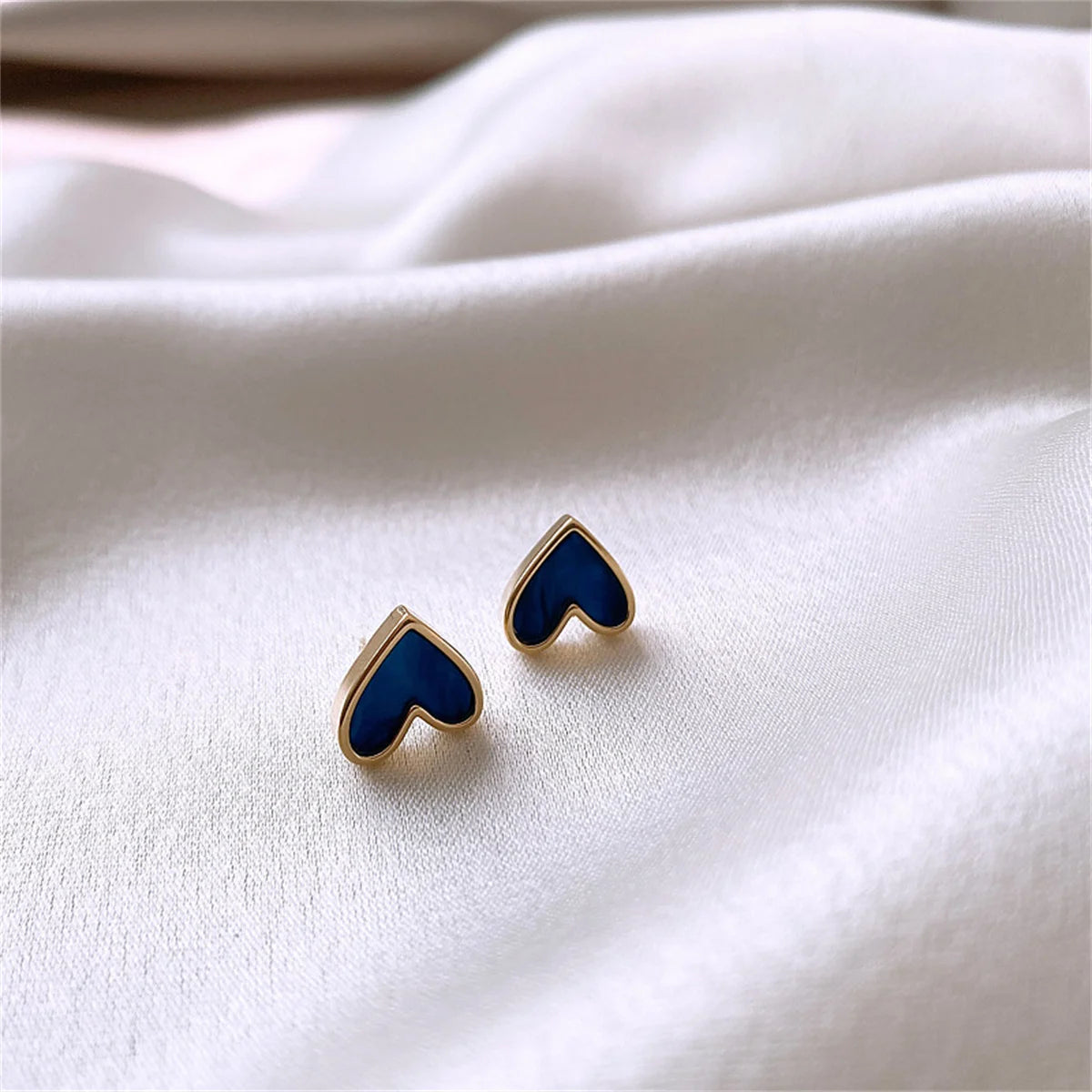 New Korean Sweet Cute Heart Stud Earrings for Women Girl Fashion Blue Glaze Aesthetic Geometric Earrings Minimalist Jewelry Gift