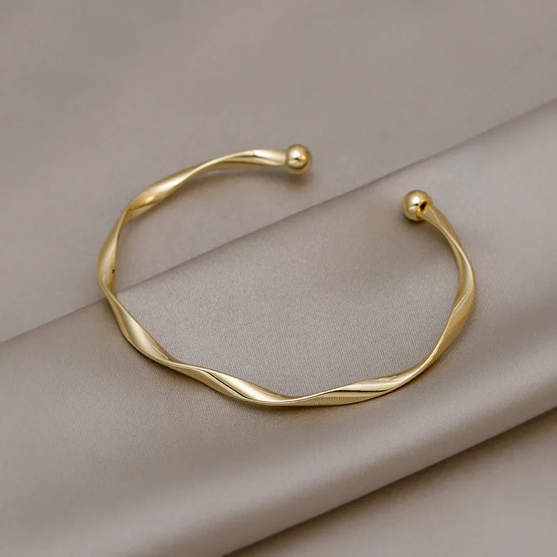 Golden Charm Bangles for Women Minimalism Fashion Twisted Couple Cuff Bracelet 2025 New Trendy Jewelry Girls Wedding Gift