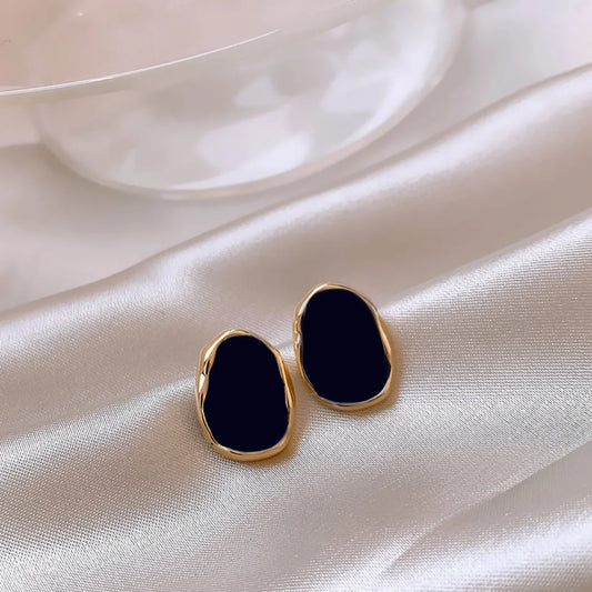 Korean Retro Black Geometric Small Fashion Light Luxury High end Design Sense Earrings Women's Jewelry