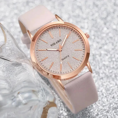 New Simple Women Watches Luxury Design Leather Watch Ladies Quartz Wristwatch Womens Small Round Dial Clock