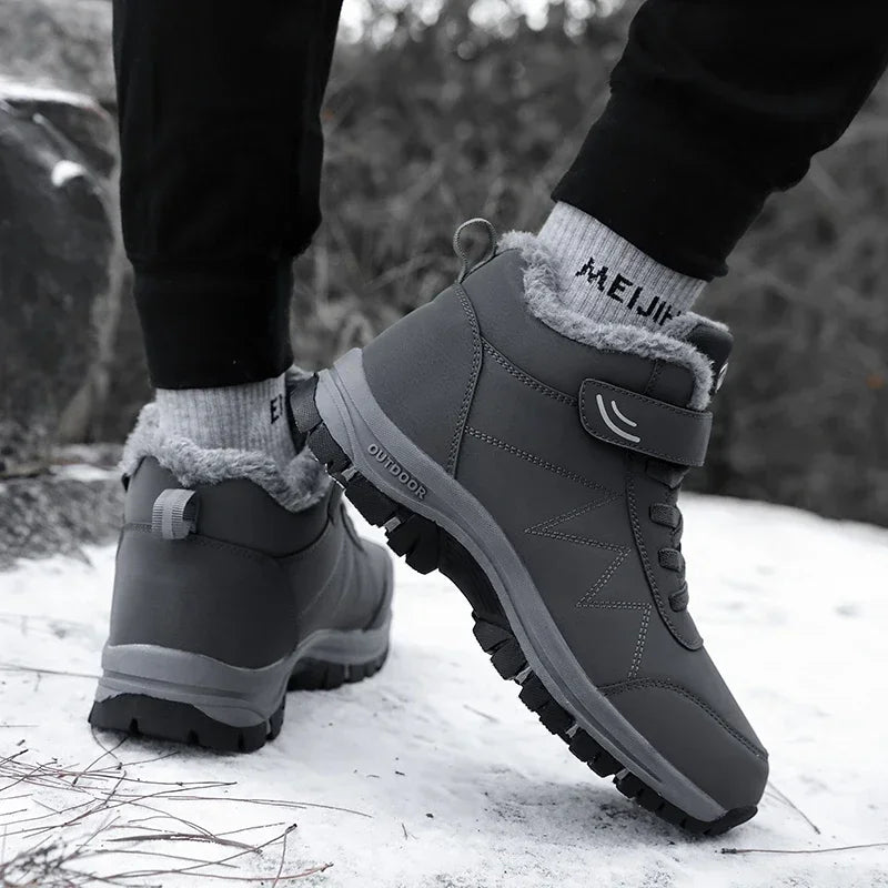 Men's Warm Snow Boots Outdoor Leather Thick Plush Winter Men's Casual Sports Shoes Waterproof and Durable Trendy Sports