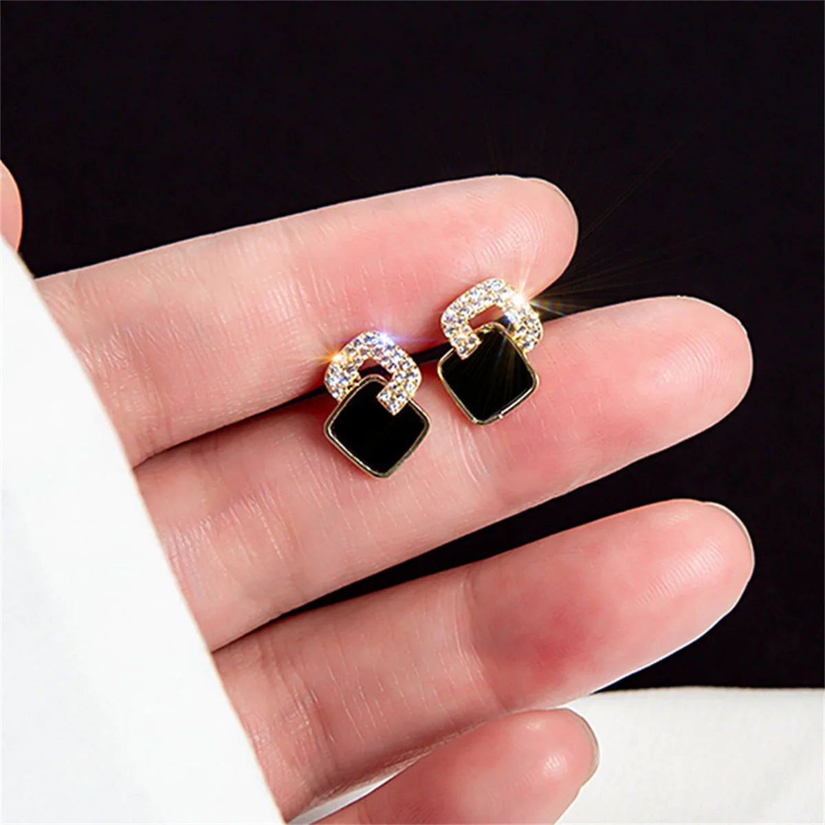 Black Color Love Heart Bowknot Stud Earrings For Women Elegant Geometric Hollow Square Zircon Earrings Wedding Party Jewelry