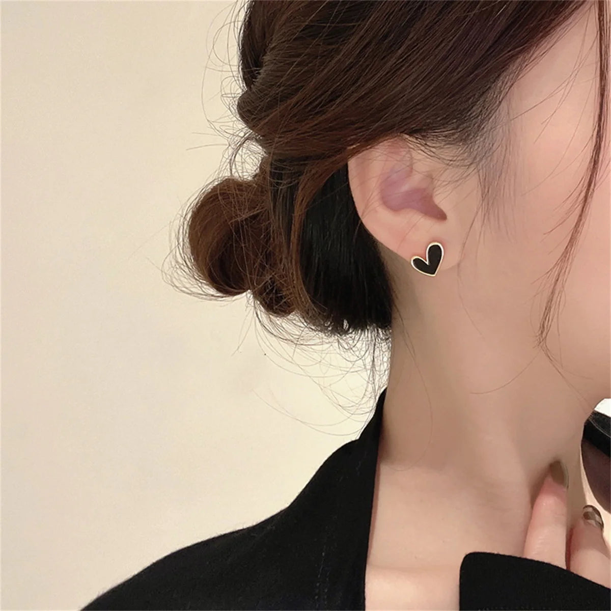 New Korean Sweet Cute Heart Stud Earrings for Women Girl Fashion Blue Glaze Aesthetic Geometric Earrings Minimalist Jewelry Gift