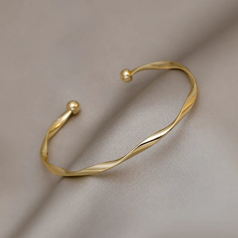 Golden Charm Bangles for Women Minimalism Fashion Twisted Couple Cuff Bracelet 2025 New Trendy Jewelry Girls Wedding Gift