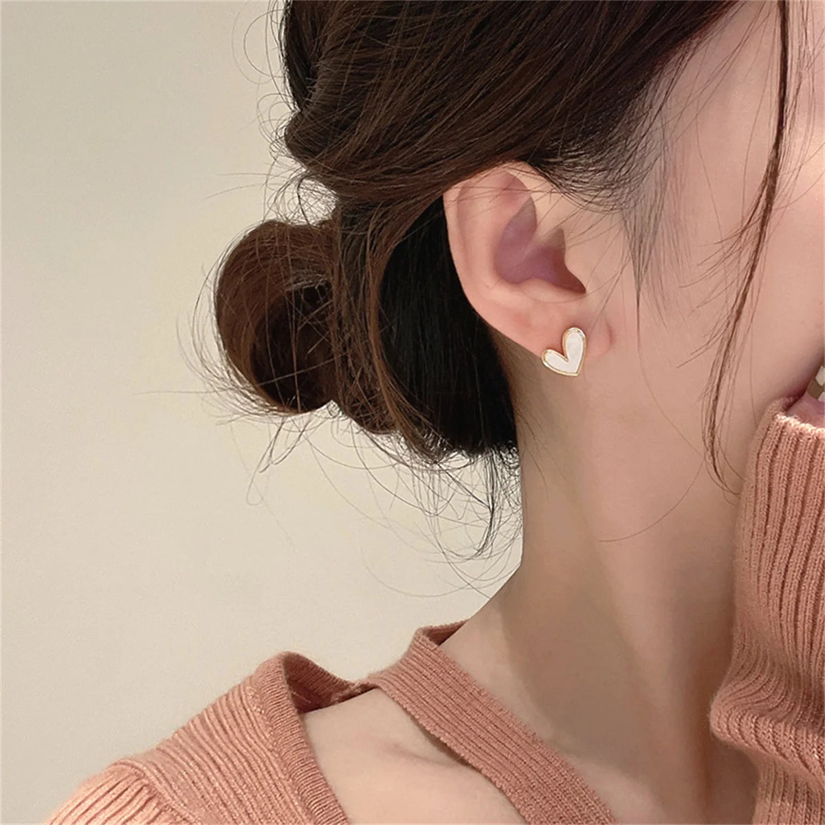 New Korean Sweet Cute Heart Stud Earrings for Women Girl Fashion Blue Glaze Aesthetic Geometric Earrings Minimalist Jewelry Gift